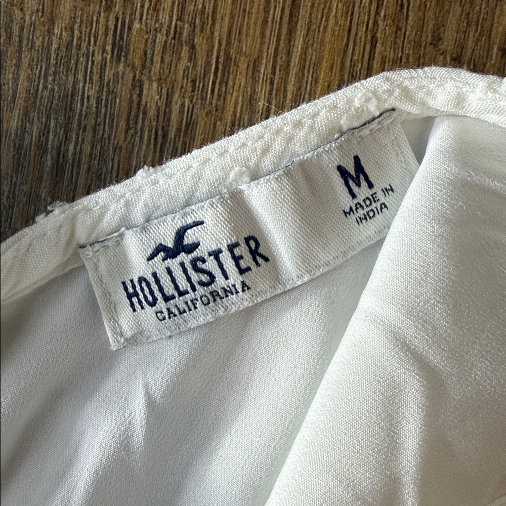 Hollister White Dotted Ruffled V-Neck Lined Tank Top Size Medium - Picture 10 of 10